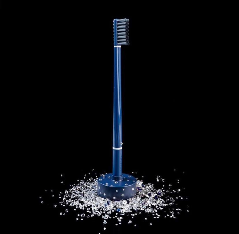 PIUMA Jewel Toothbrush - Зубна щітка